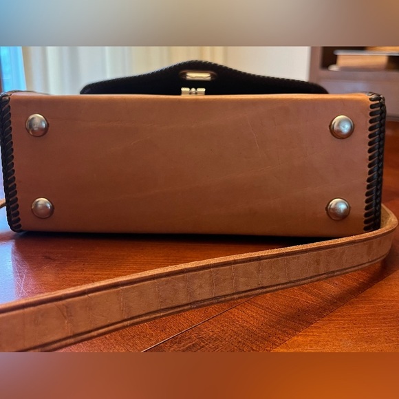 Stunning Vintage Tooled Leather Hand Bag Purse Squirrel Acorns - Picture 7 of 10